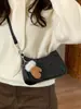 Bolsa de Mão Polca Dot de Nicho da Moda para Mulheres 2025 Inverno Nova Tendência Retro Versátil Bolsa de Ombro Transversal