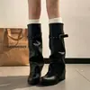 Botas Largas de Punta Negra 2026 para Mujer, Botas de Tacón Grueso con Tachuelas y Pliegues con Hebilla de Cinturón, Pierna Ancha