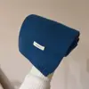 Bufanda Pequeña de Lana Merino 100% Canción de Amor de Invierno, Realza el Cutis, Cálida y Agradable para la Piel, Calentador de Cuello de Alta Calidad G121910