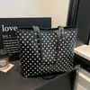Bolsa de axila fofa com bolinhas estilo girlie para mulheres, bolsa tote versátil de grande capacidade estilo coreano, bolsa de ombro de moda de nicho
