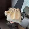 Bolso Nuevo para Mujer Alta Apariencia Moda Estilo Mori Casual Versátil Bolso de Hombro Único Bolso Cruzado para Mujer Bolso Cubo Plisado