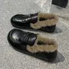 Otoño/Invierno 2026 Nuevos Zapatos Pequeños de Cuero con Felpa Zapatos Planos de Mocasín para Mujer Zapatos de Moda con Piel Zapatos Individuales para Mujer Birkenstock Tendencia