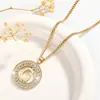 Joia de Liga Europeia e Americana Mais Vendida Transfronteiriça Colar com Pingente de Letra Incrustado com Strass Pingente de Colar Feminino em Forma de Letra Oca
