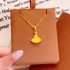 Pingente de Folha de Ginkgo Dourada e Prateada Estilo Antigo, Pingente para Vestido de Moda Francesa Feminina de Luxo Leve, Corrente para Clavícula Que Não Desbota Facilmente