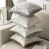 Almofada Jacquard de Veludo Estilo Vintage Cremoso para Sofá Sala de Estar Almofada de Costas Luxo Leve Retro Travesseiro de Cabeceira Pousada Folhas