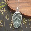 Colgante de Hoja Grande de Jade Birmano Natural Grado A, Moderno y Versátil, Artículo 9086, Transparente como el Hielo