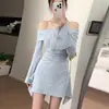 Vestido Sexy Puro Estilo Lust com Manga Longa e Uma Alça para Mulheres Primavera Mangas Sino Cintura Afunilada Visual Saia Curta Linha A