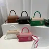 Bolso de Mano Cuadrado Pequeño Transfronterizo de Alto Valor Nuevo Otoño 2025 Moda Simple Versátil Moderno Bolso de Hombro Único Cruzado