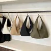 Bolso Tote Exquisito de Gran Capacidad para Viajes Diarios de Mujer 2025 Invierno Nuevo de Moda Retro Versátil Casual para Hombro o Axila