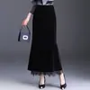 Estilo Novo de Outono Saia Sereia Longa Fluida com Fenda Abraçando o Quadril Feminina 2026 Veludo Costurado com Renda Preta Meia Saia