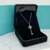 Collar Tf de Plata de Ley con Colgante de Llave con Corona Tachonada de Diamantes, Cadena para Clavícula de Oro Rosa de 18 Quilates con Corona de Piedras Preciosas