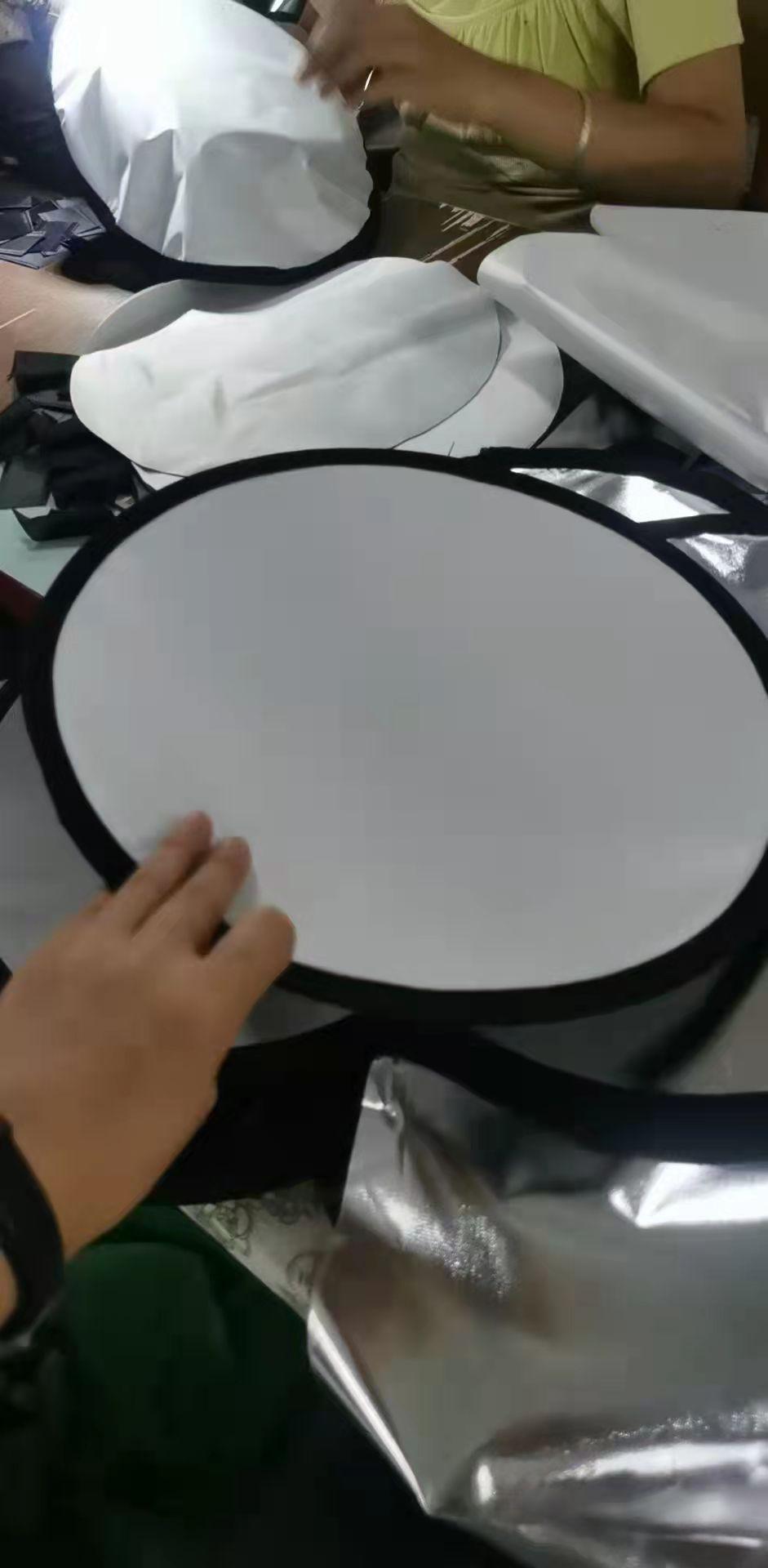 56402973306568757