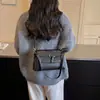 2026 Principios de Otoño Nuevo Estilo Sensación Cotidiana Bolso de Axila Moda Femenina Atmosférico Bolso Cuadrado Pequeño Versátil Retro Bolso de Hombro Cruzado