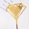 Cartão acrílico de bolo de aniversário vestido dourado cartão HB acrílico mesa de panificação layout rosa