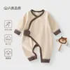 Macacão de Tricô de Algodão Elástico para Bebê Recém-Nascido Primavera e Outono, Estilo Europeu e Americano com Design de Borboleta Color-Blocking
