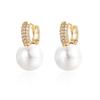 Hebilla de Oreja de Diamante Suave Vintage Rojo Perla Exquisita Moda de Nicho Personalidad Atmosférica Lujo Ligero Pendientes Únicos