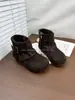 Vestido de estilo retro para niña. Botas Martens Colección Otoño/Invierno 2026 Botas de Mezclilla Cómodas de Suela Suave para Niños Mayores Botines Cortos con Hebilla de Cuero
