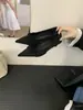 Primeiro Encontro com os Novos Sapatos de Salto Alto Bico Fino da Temporada para Mulheres, Estilo Suave, Novo Modelo Outono 2026, Boca Rasa, Couro Macio, Sapatos de Trabalho de Salto Médio