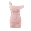 Vestido de verão justo de um ombro só com franzidos no estilo "hot girl" puro desejo, com bojo, acinturado, bodycon, tipo regata colado, vestido camisola, vestido curto