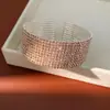 Pulseira Elástica Aberta Redonda Multicamadas Cravejada de Diamantes, Estilo Europeu e Americano, Pulseira Statement Única e Estilosa, Joia de Nicho de Luxo Leve para Mulheres