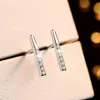 Pendientes de Botón Individuales de Plata 925 con Personalidad Minimalista y de Moda para Mujer, Estilo Coreano Microincrustado, Pendientes Modernos y de Alta Gama