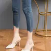 Pantuflas de tacón alto de punta estilo francés para mujer, nuevo modelo de verano 2026, punta fina, tacón delgado, lentejuelas sexys, sandalias elegantes y versátiles para mujer