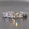 Anillo Cuadrado Geométrico Huitan de Una Pieza para Mujer, Anillo Simple Incrustado con Circonita, Anillo Brillante para Compromiso y Boda