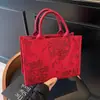 Nova Bolsa de Mão Bordada Estilo Chinês para Mulheres 2026 Novo Modelo Vermelha Bolsa Tote de Grande Capacidade Presente de Casamento Bolsa de Noiva