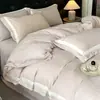 Conjunto de Roupa de Cama Jacquard Quatro Peças Luxo Leve Capa de Edredom Simples com Bordas Largas Lençol Respirável Amigo da Pele Conjunto de Cama para Todas as Estações