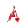 Pingente de Bolsa Cachecol em Forma de Coração Transfronteiriço, Acessório de Bolsa Fashion com Franja de Couro de Alta Qualidade Estilo Ins