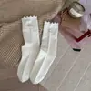 Calcetines de Algodón Grueso Color Sólido con Etiqueta de Tela con Adorno de Madera Estilo Coreano para Media Pierna Novedades de Otoño Calcetines Versátiles con Encaje Dulce para Mujer