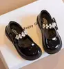 Sapatos de Couro para Meninas 2026 Novidades Primavera/Verão Sapatos de Performance Infantil Sapatos de Dança Pretos Sapatos de Princesa para Meninas Médias e Mais Velhas Sapatos Individuais