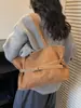 Bolso de Hombro Minimalista Retro para Mujer 2025 Invierno Nuevo Estilo Bolso de Mano con Correa de Cuero Versátil Bolso de Hombro