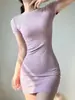 Vestido Feminino Americano Justo de Gola Redonda e Manga Curta, Estilo Básico Ajustado, Mini Vestido Bodycon Esticável e Sexy