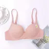 Explosiones una pieza Margarita borde sin costuras ropa interior femenina estampada chica sujetador pequeño sujetador push-up ventas directas de fábrica