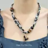 Collar con Bufanda de Seda Estampado Leopardo Retro Maillard para Mujer Diseño de Nicho Cadena de Suéter con Perlas en Forma de Corazón Accesorios Dulces Frescos Sexy