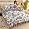 Juego de Cuatro Piezas de Terciopelo de Leche Engrosado para Invierno (4-4.5 kg) Juego de Ropa de Cama de Coral Fleece Otoño/Invierno con Faldón de Cama, Venta Directa de Fábrica, Venta al por Mayor y Dropshipping