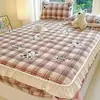 Colcha con diseño de encaje, acolchada y rellena, pieza única, cubierta de cama de invierno gruesa y con forro polar, protector de colchón, juego de tres piezas
