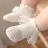 Uma geração de meias de renda de verão ultra finas para bebê menina, meias de renda para bebê recém-nascido, primavera e verão, malha respirável, botão de menina