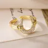 Anel em U Estilo Vintage com Microincrustação Completa de Diamantes, Design de Nicho, Anel Aberto Único e Estiloso, Anel Ajustável