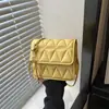 Moda Primaveral 2026 Bolso Cruzado Simple de Color Sólido Mini Bolso Lujo Ligero Estilo Coreano Cadena al Hombro Bolso Cuadrado Pequeño