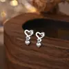 Brincos de Prata Esterlina S925 em Formato de Coração para Mulheres, Estilo Fada, Versáteis, Doces Brincos de Coração Vazado, Joias Elegantes de Nicho para Estudantes