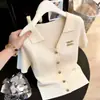 Top de punto coreano estilo lujo ligero gris con solapa y manga corta para mujer, nuevo de verano 2026, adelgazante, con temperamento