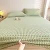 2026 Nova Capa de Cama Peça Única Outono e Inverno Quente Leite Fleece Dormitório Estudantil Quarto Cor Sólida Waffle Capa de Cama
