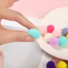 Al por mayor personalizado bola de pelo de alta elasticidad accesorios hechos a mano para bricolaje color poliéster zapatos y sombreros tamaño bola de pelo de color mixto bola de felpa