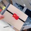 Cuerda para el pelo Bandera Roja de Cinco Estrellas de China Cuerda para el pelo de Vacaciones Regalo Pequeño Venta al por Mayor Pasador de Bandera del Día Nacional Cuerda para el pelo de Amor Accesorios Creativos para el Cabello