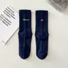 Calcetines con letra P para Mujer Calcetines de Algodón a Media Pantorrilla Estilo Otoño/Invierno Calcetines Deportivos para Hombre con Pantalones de Tiburón Pantalones de Yoga Calcetines Largos para Pareja