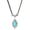 Colar Feminino Boho Simples e Versátil Estilo Étnico Moda Folha Oca Pingente de Turquesa Colar Decorativo