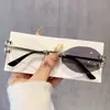 Gafas de sol con montura en forma de diamante 2026, Gafas retro europeas y americanas de moda que cambian de color, Estilo callejero, Gafas con efecto adelgazante