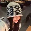Sombrero de Lana a Cuadros Baotou para Clima Frío al por Mayor Transfronterizo para Mujer Otoño e Invierno Diseño de Nicho Sombrero Tejido para Mantenerse Caliente y del Frío